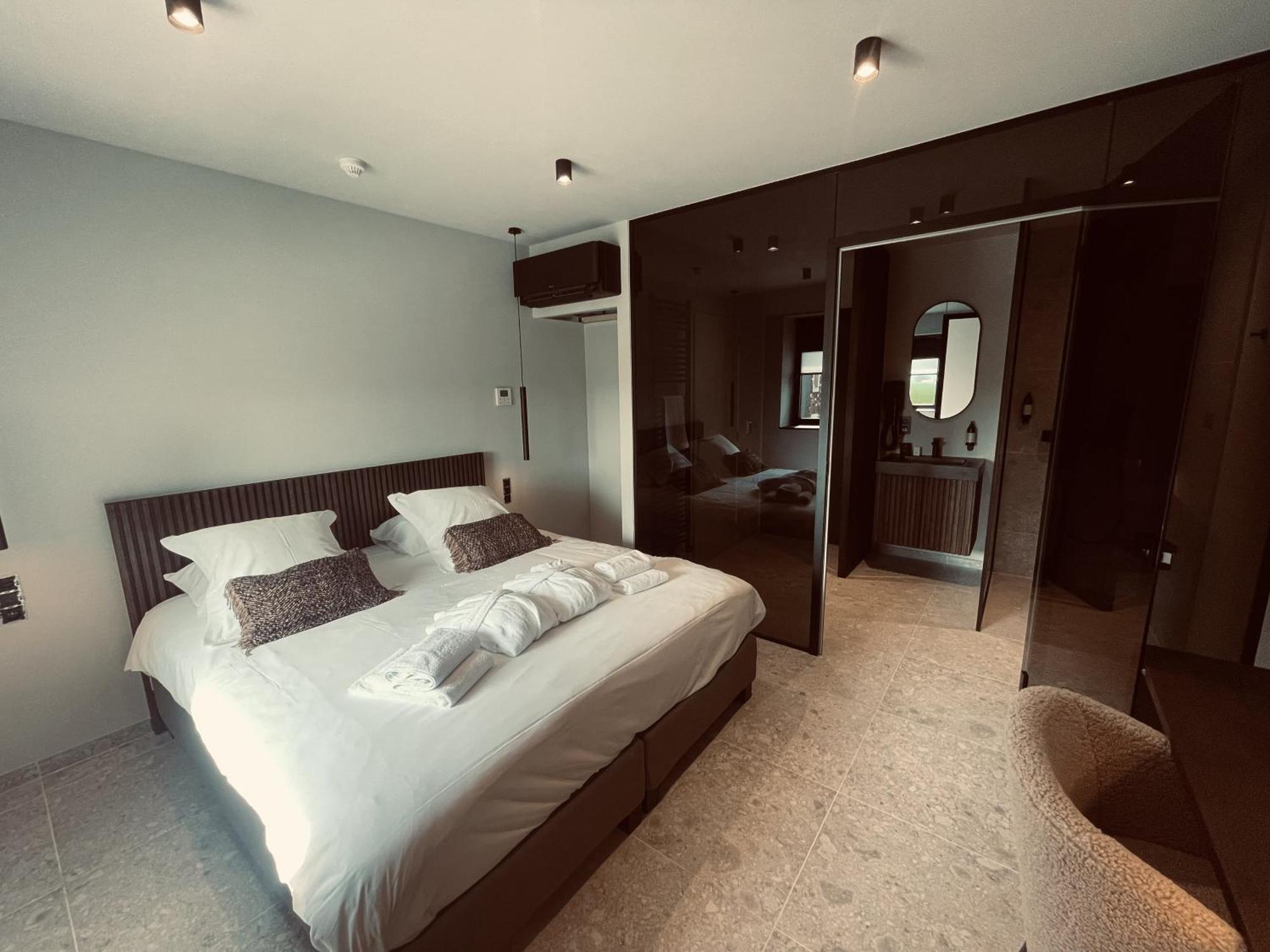 Domaine Sur Les Sarts Hotel Ohey Bagian luar foto