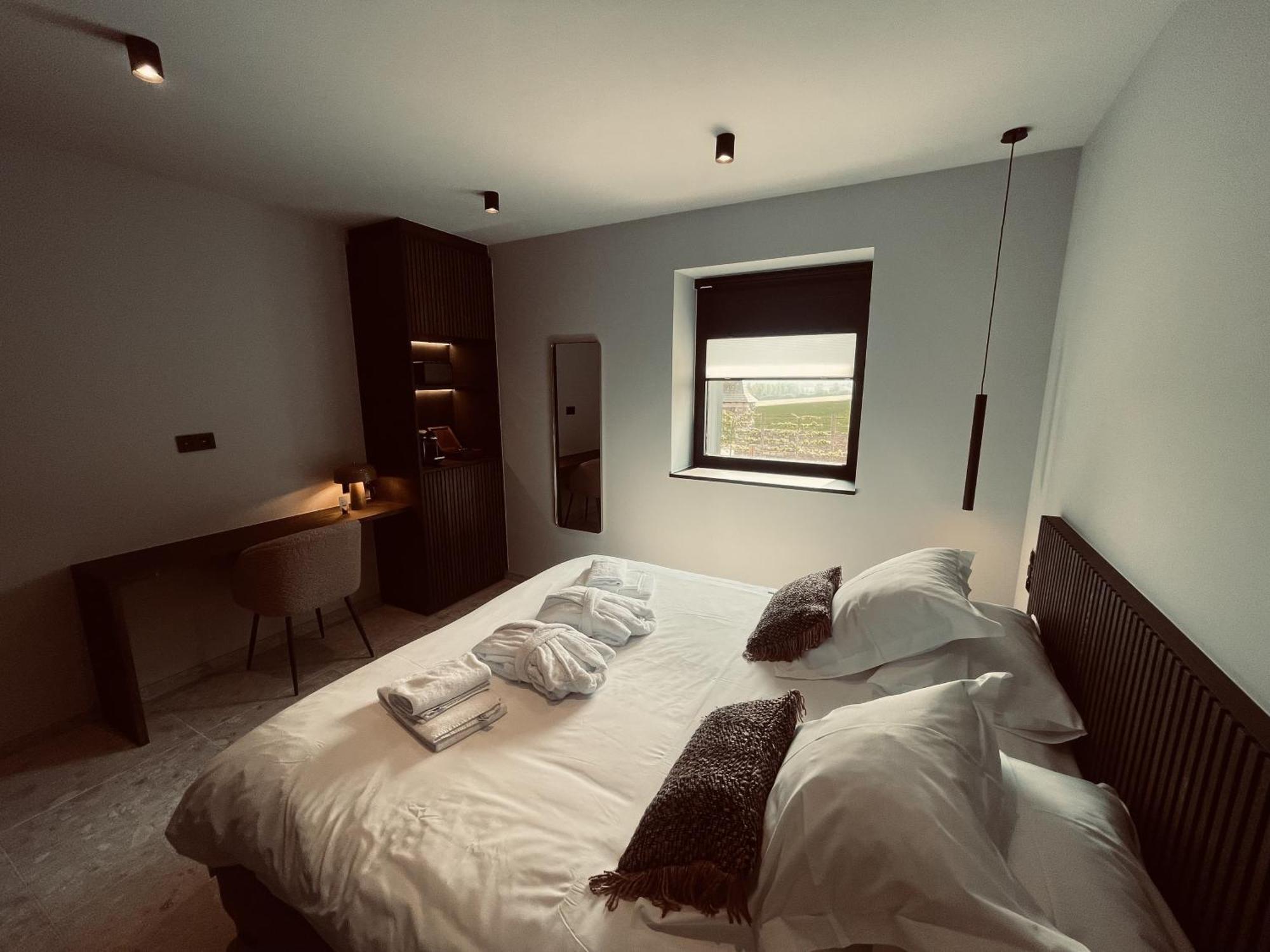 Domaine Sur Les Sarts Hotel Ohey Bagian luar foto